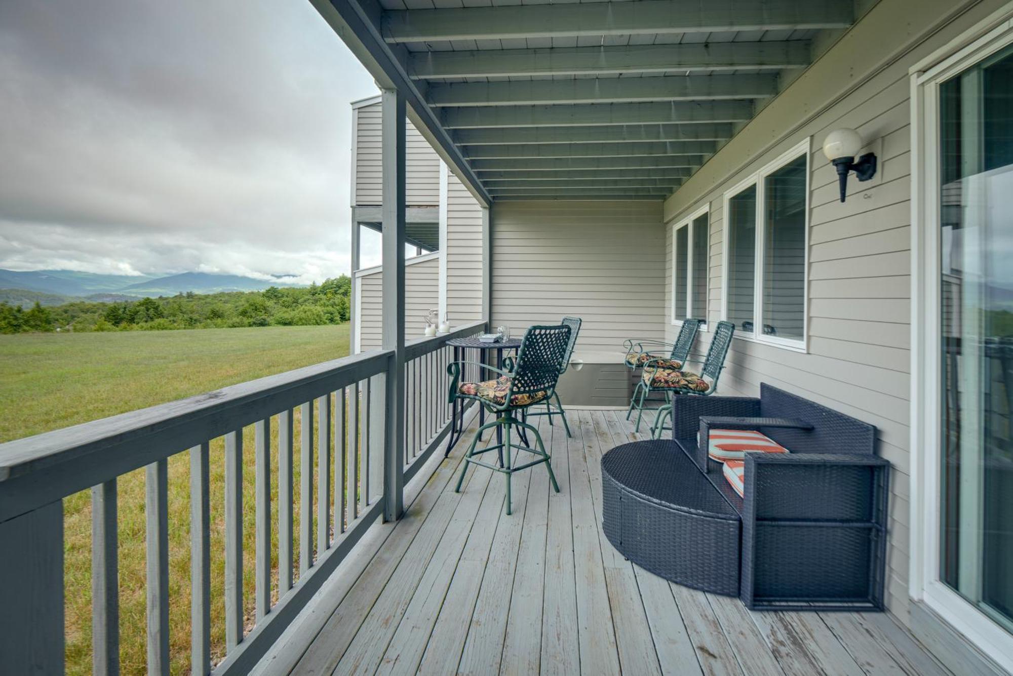 Bartlett Condo With Mountain View And Outdoor Pool! Exterior photo